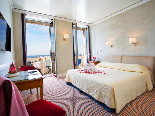 Hotel Splendid : photo 1 de la chambre chambre double ou lits jumeaux supérieure - vue sur mer