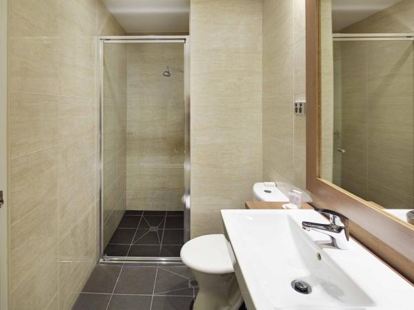 Quality Hotel Ambassador Perth : photo 6 de la chambre chambre lit queen-size premium