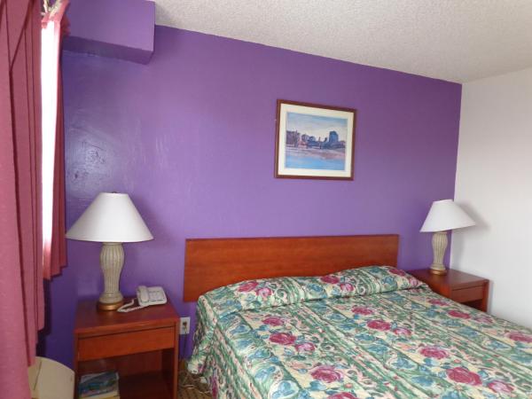 Knights Inn Phoenix at N Black Canyon Hwy : photo 5 de la chambre chambre lit king-size - non-fumeurs
