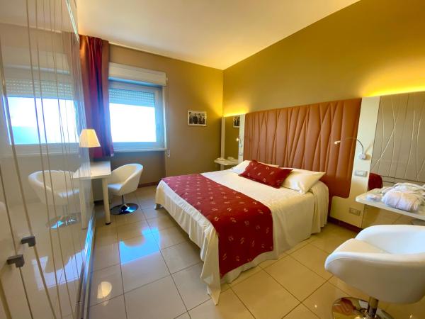 Barion Hotel & Congressi : photo 5 de la chambre chambre double deluxe - vue sur mer