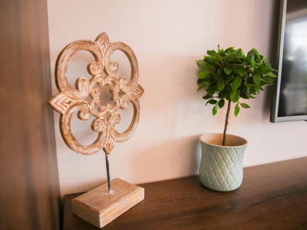 Balkon Apartmanház Panzió : photo 2 de la chambre appartement avec terrasse