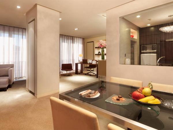 Howard Johnson Parkland Hotel Dalian : photo 2 de la chambre suite a de luxe