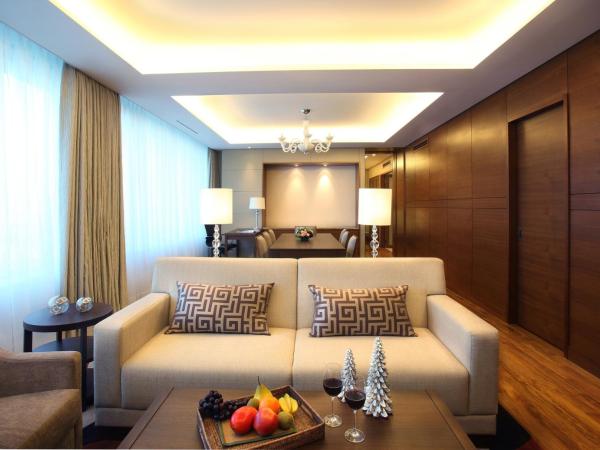 LOTTE City Hotel Gimpo Airport : photo 5 de la chambre suite double premier - vue sur aéroport