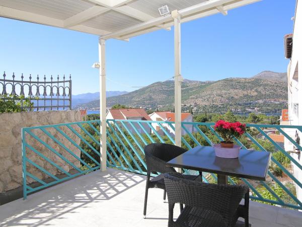 Villa Antea Apartments : photo 4 de la chambre studio double avec terrasse