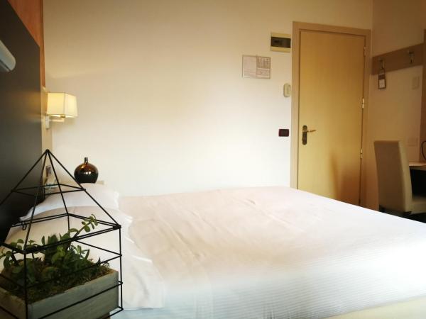 Park Hotel Serena : photo 1 de la chambre chambre triple Économique