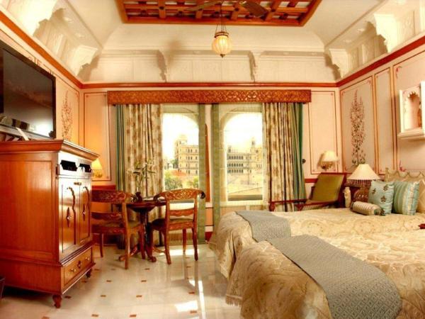 Taj Lake Palace Udaipur : photo 4 de la chambre chambre lits jumeaux de luxe avec vue sur lac
