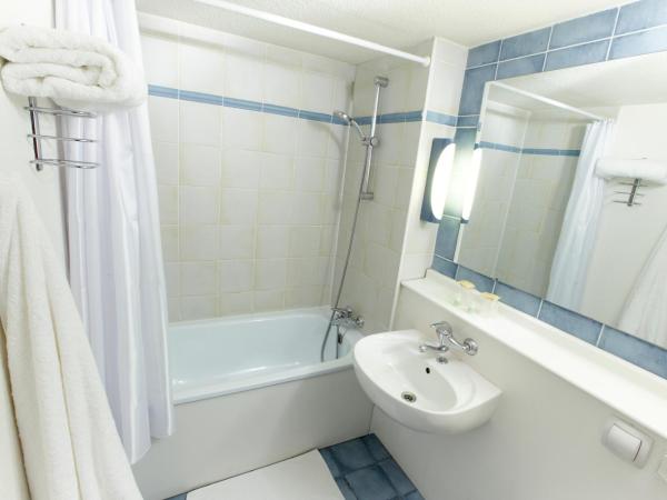 Campanile Brive-La-Gaillarde Ouest : photo 1 de la chambre chambre lits jumeaux