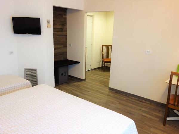 Euromotel Croce Bianca : photo 7 de la chambre chambre triple - accessible aux personnes à mobilité réduite