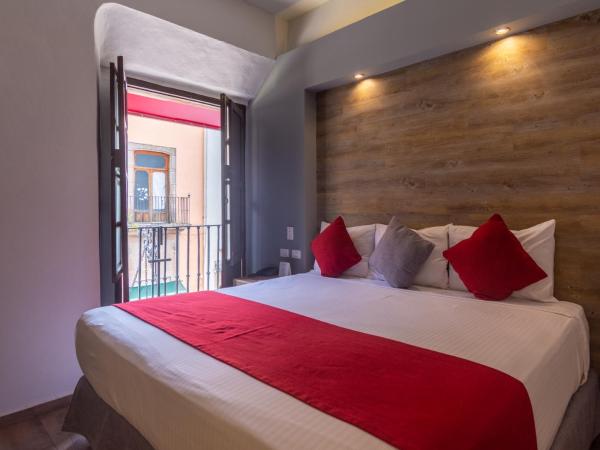 Hotel Hidalgo : photo 9 de la chambre chambre lit king-size avec balcon