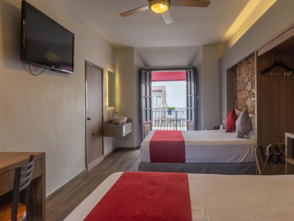 Hotel Hidalgo : photo 1 de la chambre chambre lits jumeaux avec balcon