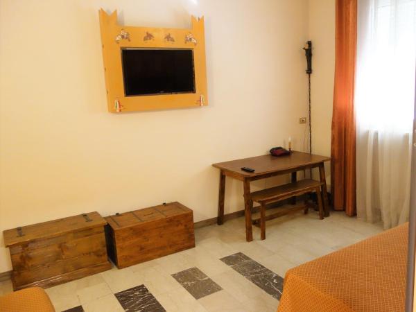 Euromotel Croce Bianca : photo 4 de la chambre chambre au thème familial