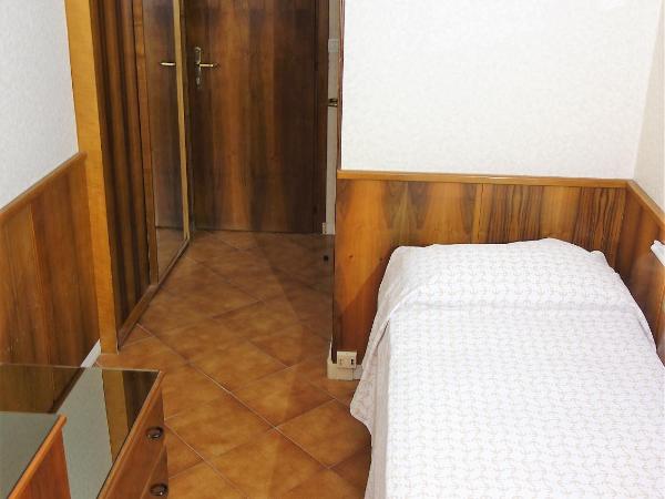 Euromotel Croce Bianca : photo 6 de la chambre 2 chambres communicantes