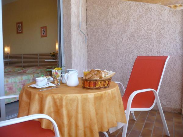 Hôtel les Eucalyptus : photo 8 de la chambre chambre double ou lits jumeaux avec balcon