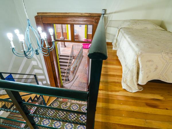 Hostal Santo Domingo : photo 1 de la chambre chambre familiale