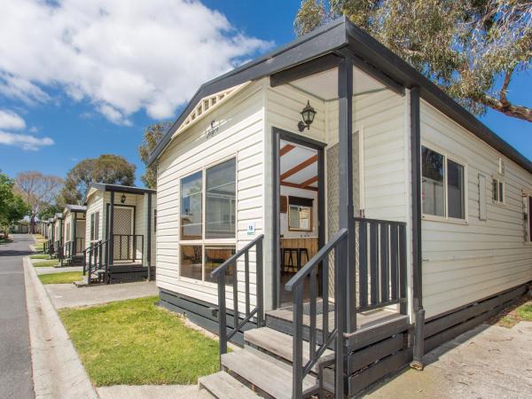 BIG4 Melbourne Holiday Park : photo 1 de la chambre two bedroom holiday unit (6 berth)