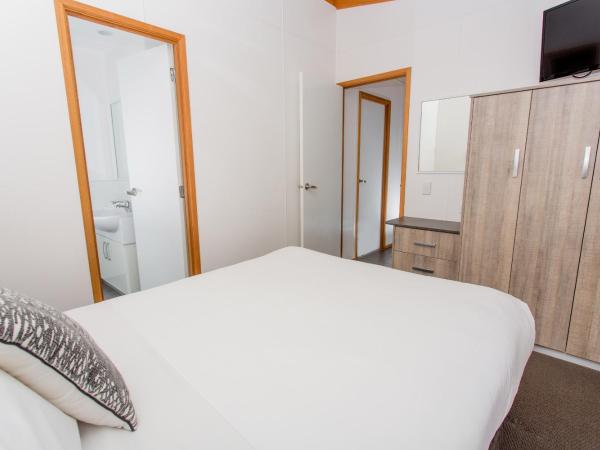 BIG4 Melbourne Holiday Park : photo 8 de la chambre three bedroom deluxe villa unit (8 berth)