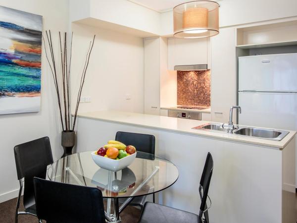 Evolution Apartments : photo 7 de la chambre appartement 2 chambres et 1 salle de bains - vue sur rivière