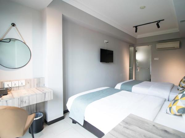 Harbour Ville Hotel : photo 4 de la chambre chambre lits jumeaux supérieure - récemment rénovée