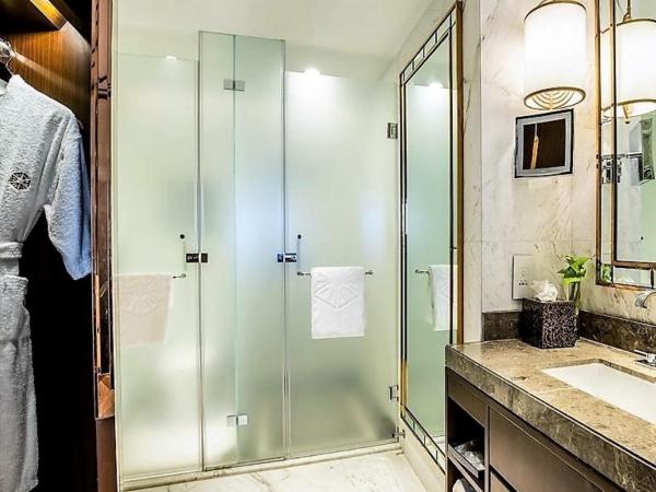 Taj MG Road Bengaluru : photo 1 de la chambre chambre lit king-size deluxe - vue sur ville