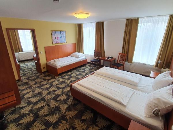 Hotel Der Tannenbaum : photo 1 de la chambre chambre familiale standard