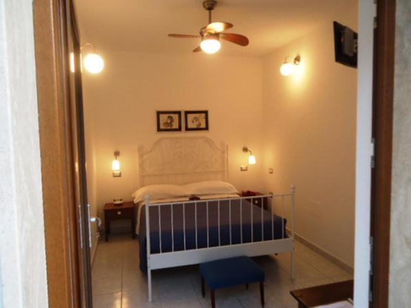 Villa Dafne : photo 7 de la chambre chambre double avec petit lit double - annexe