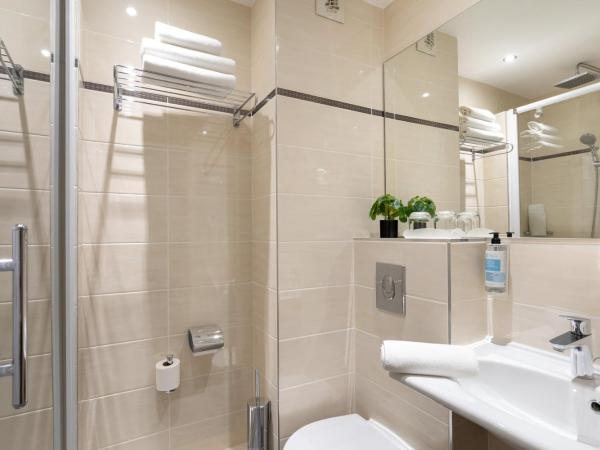 Hôtel Chromatics & Restaurant Hill Club by HappyCulture : photo 9 de la chambre chambre double ou lits jumeaux confort 