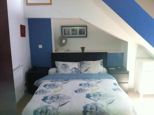 Hotel de Savoie : photo 2 de la chambre chambre double – vue sur cour