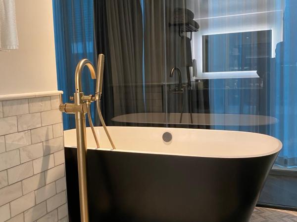 EXchange Hotel Vancouver : photo 3 de la chambre suite urbaine