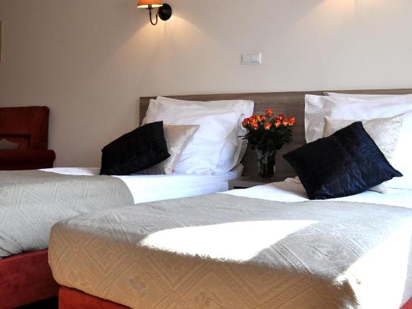 Hotel Santi : photo 2 de la chambre chambre double ou lits jumeaux