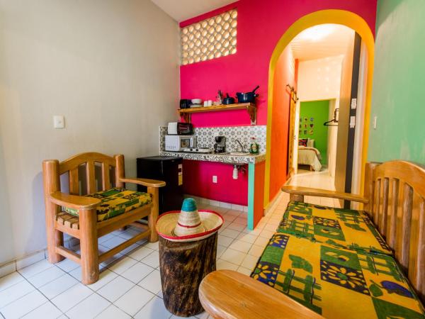 CASA MARÍA MALECÓN : photo 4 de la chambre studio avec balcon