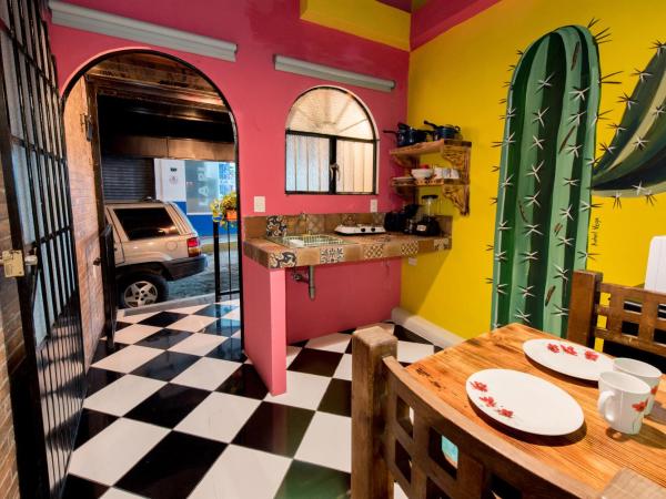 CASA MARÍA MALECÓN : photo 5 de la chambre studio avec terrasse