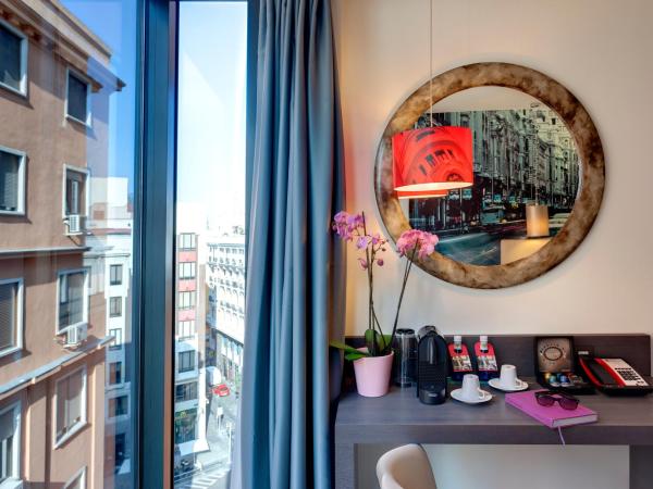 Hotel Indigo Madrid - Gran Via, an IHG Hotel : photo 2 de la chambre chambre premium