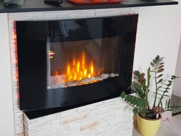 Rózsa Apartmanház : photo 2 de la chambre appartement avec douche