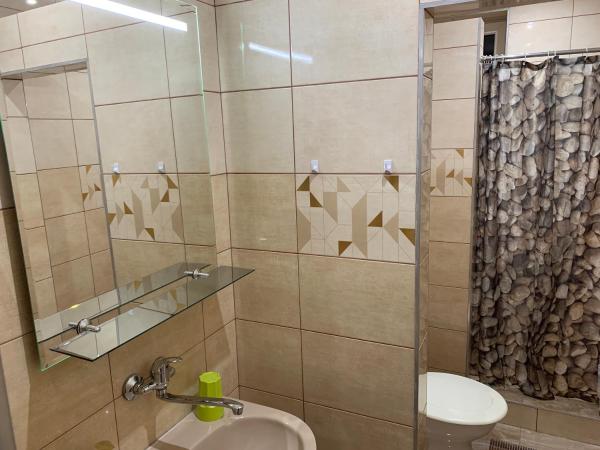 ZLATÁ-ÉRA : photo 5 de la chambre chambre triple avec salle de bains privative séparée