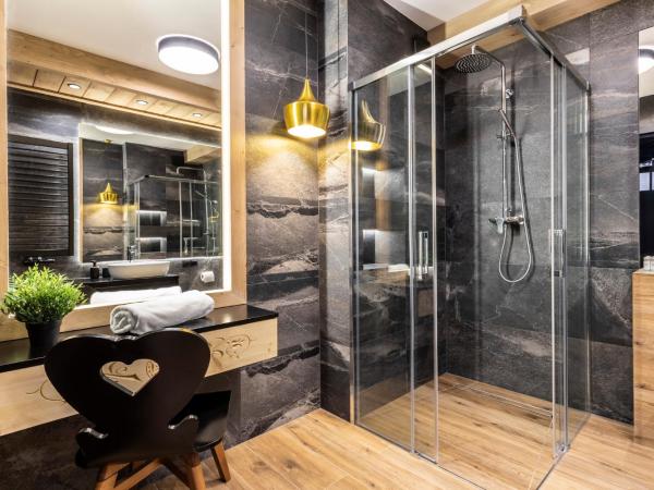 APARTHOTEL ROYAL RESORT SPA Zakopane : photo 4 de la chambre appartement 1 chambre mountain spa