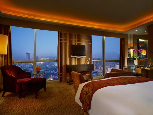 Sofitel Nanjing Galaxy : photo 3 de la chambre chambre lit king-size de luxe - vue sur lac