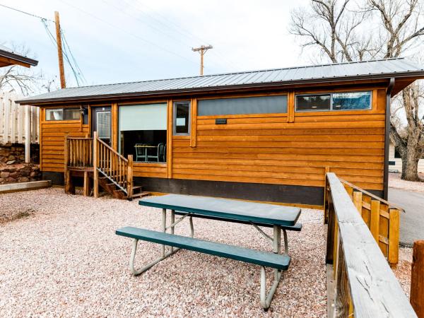 Garden of the Gods RV Resort : photo 1 de la chambre cottage escape