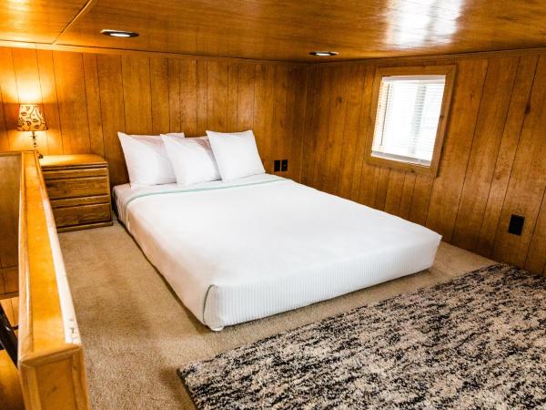 Garden of the Gods RV Resort : photo 10 de la chambre resort cottage with loft