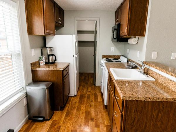 Garden of the Gods RV Resort : photo 2 de la chambre suite avec terrasse