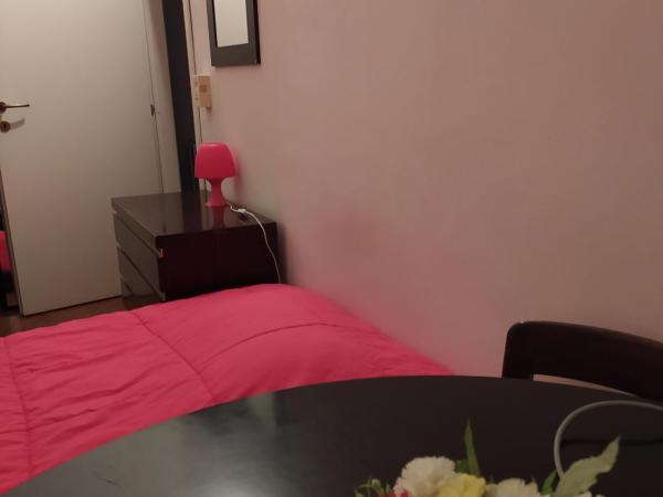 1Room in Milan : photo 3 de la chambre chambre simple avec salle de bains commune