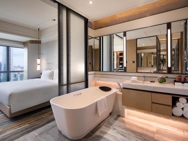 Crowne Plaza Shenzhen Nanshan, an IHG Hotel : photo 1 de la chambre chambre lit king-size standard - Étage supérieur