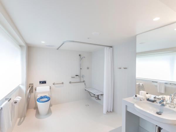 Hyatt Regency Brisbane : photo 3 de la chambre chambre lit queen-size avec douche à l'italienne - accessible aux personnes à mobilité réduite