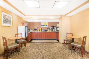 Days Inn by Wyndham Arlington Pentagon : photo 1 de la chambre room #26759332