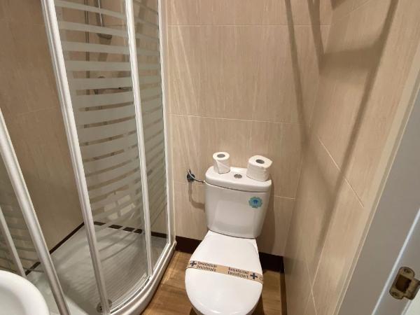 INSIDEHOME Valladolid Centro -Hab con baño privado en el centro y OPCION DE PARKING- : photo 5 de la chambre chambre simple avec salle de bains privative