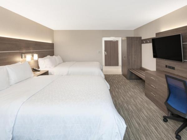 Holiday Inn Express & Suites Downtown Ottawa East, an IHG Hotel : photo 4 de la chambre chambre standard 2 lits queen-size - vue sur ville