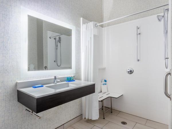 Holiday Inn Express Columbus - Ohio Expo Center, an IHG Hotel : photo 2 de la chambre chambre lit king-size - accessible aux personnes à mobilité réduite