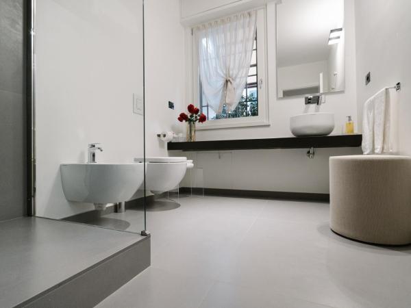 Hotel Giulietta e Romeo ***S : photo 6 de la chambre suite avec balcon - bâtiment séparé