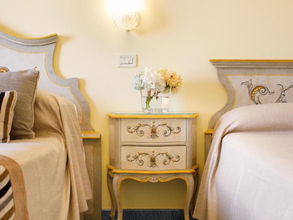 Hotel Zi' Teresa : photo 9 de la chambre chambre triple standard