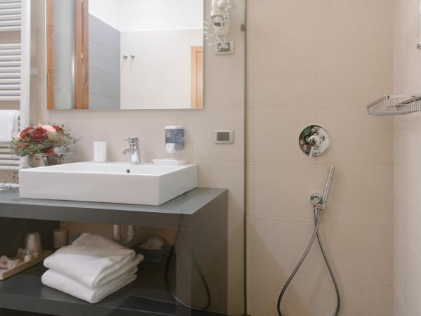 Hotel Giulietta e Romeo ***S : photo 8 de la chambre chambre triple