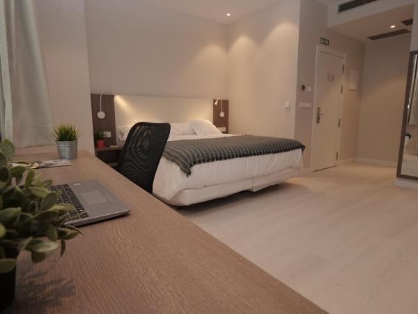 Hotel Ciudadela Pamplona : photo 3 de la chambre chambre double ou lits jumeaux